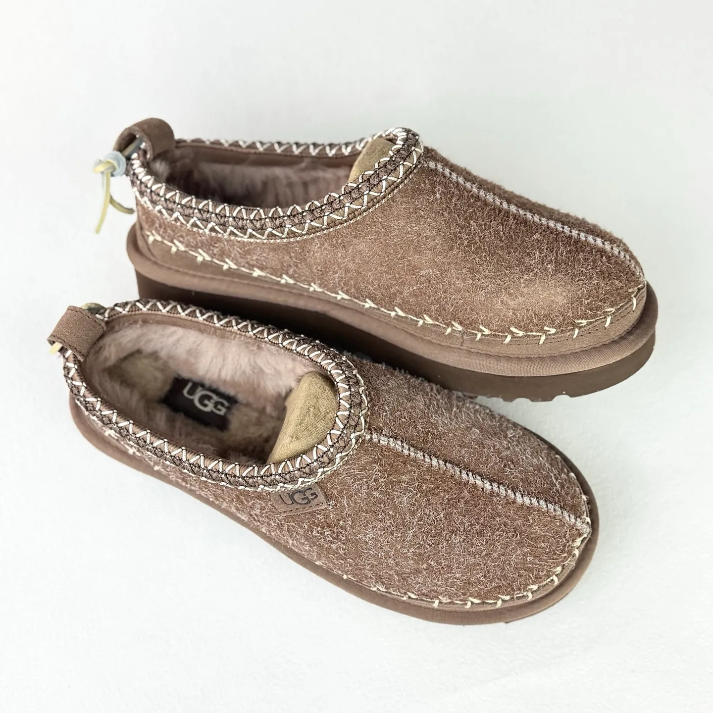 💰520 📦25 New Products for Autumn and Winter | Biarritz · UGG New Products for Autumn and Winter Classic Novelty Series (Biarritz Style) 🔥 I have been recently picked up by this Biarritz model ￼￼[草草R][草草R][草草R] 📦The entire series of Biarritz is now online ❄️There are Tasman slip-ons and ultra-short boots suitable for autumn and winter. ✔️🔘 Tasman Biarritz model Shoe size: 36-40 Color: mustard seed/light oak brown ✔️🔘Classic super short boots Biarritz model shoe size: 36-40 Color: mustard seed/light oak brown 🍁Let’s create our own uniqueness together this autumn and winter ✔️ In the collision of classics and personality 💫 Find your unique relaxed style 😎 This style is very UGG!